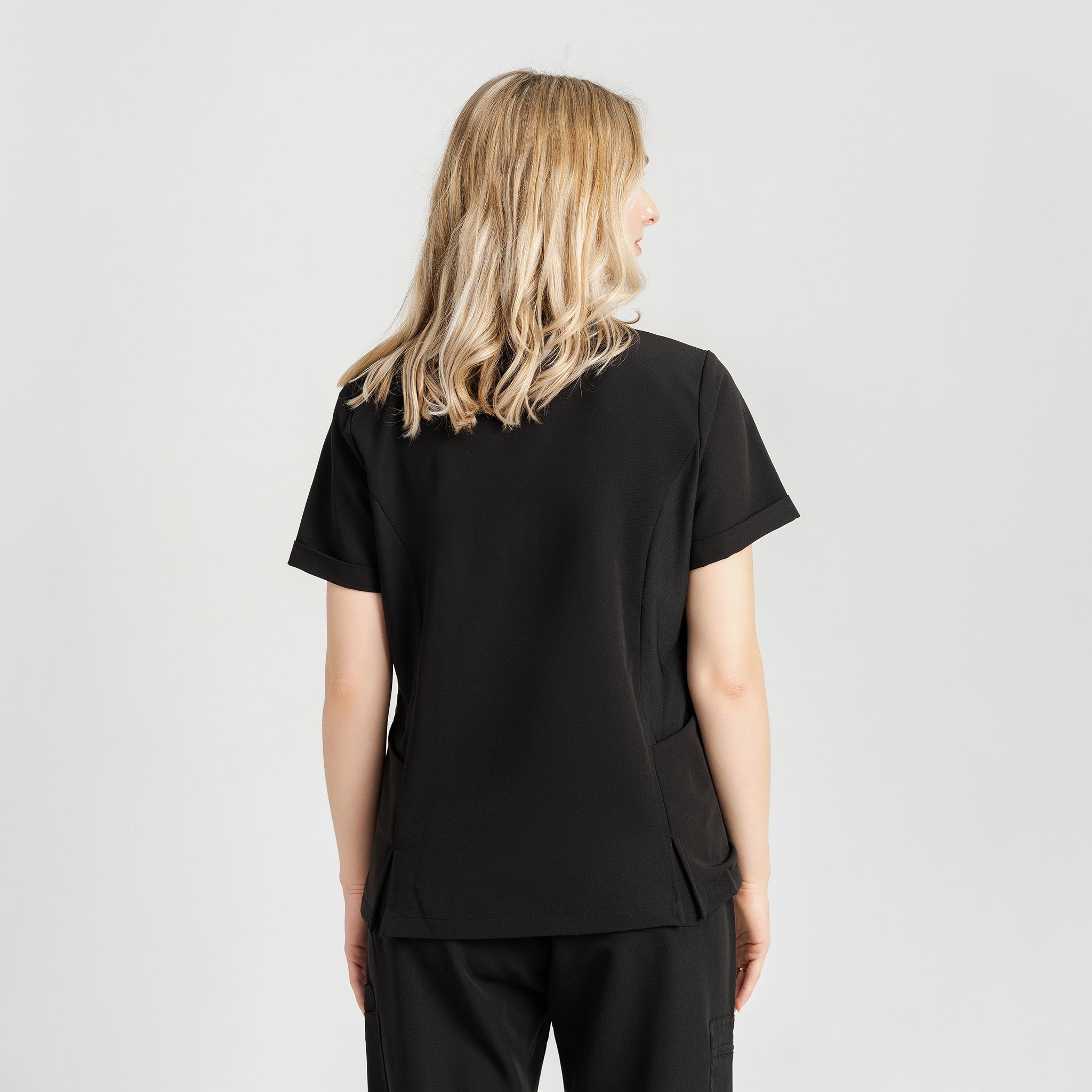 NORA 3 POCKETS SCRUB TOP – Hybarwear